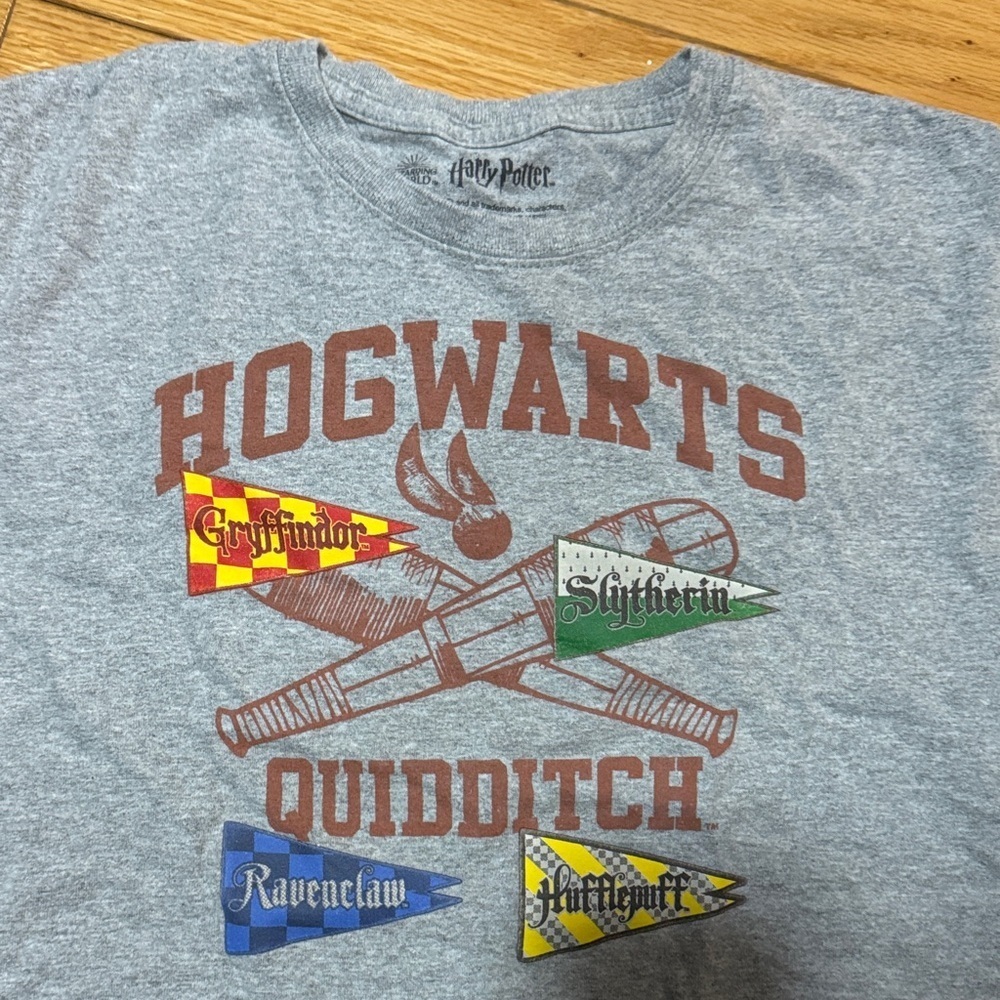 Harry Potter Hogwarts Quidditch Kids T-Shirt - Picture 2 of 3